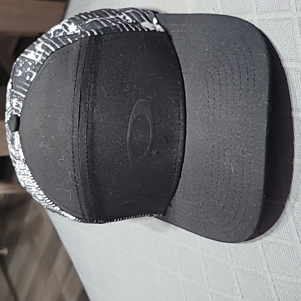 Oakley Women's Shade Me Hat NWOT - Picture 2 of 6